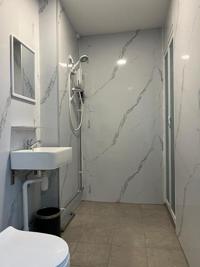 Duke Living Hostel Singapore Buitenkant foto