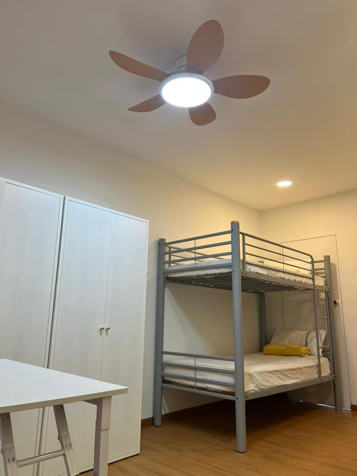 Duke Living Hostel Singapore Buitenkant foto